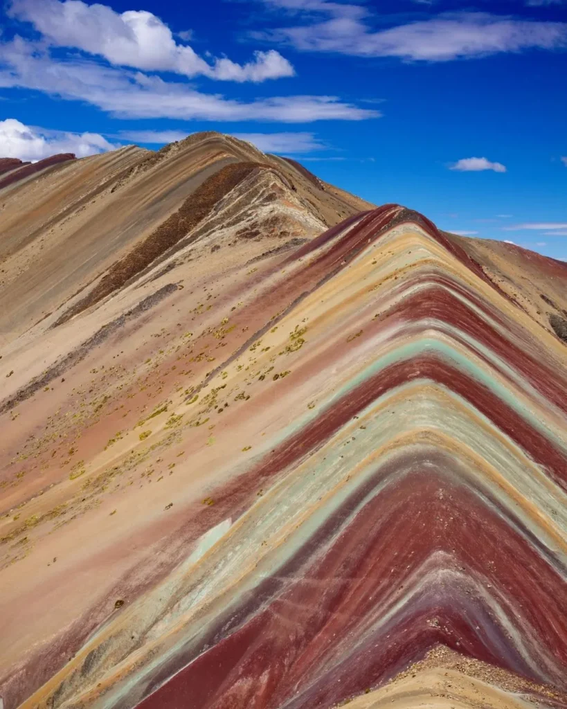 Is It Better to Visit Rainbow Mountain in the Morning or the Afternoon